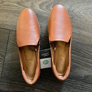 Brand NEW, super comfortable, sable brown loafer - never worn, tags still on!
